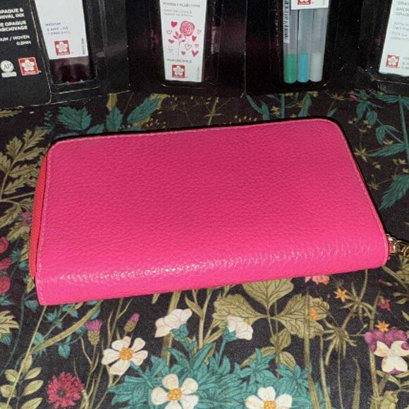 Coach Medium ID Zip Wallet w/colorblock interior C5895 NEON! - Picture 3 of 11